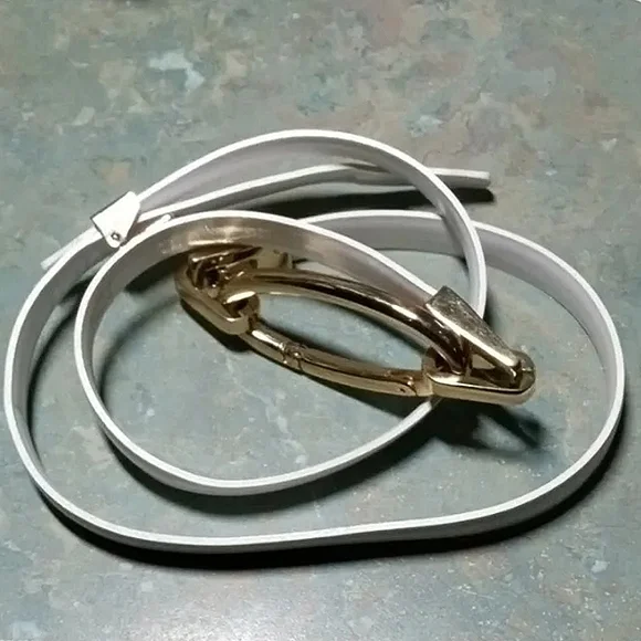 St. John | Accessories | St John White Gold Metal Leather  display picture 1